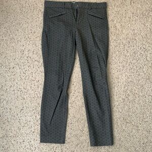 Fun printed work pants in a cropped/ankle fit!